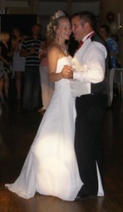 wedding-dj-chart-hills-first-dance-175x300