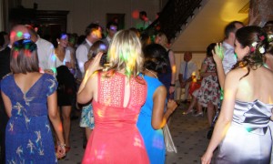 wedding-dj-faversham-mount-ephraim-dancers-01.jpg