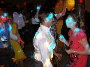 wedding-dj-faversham-mount-ephraim-dancers-03.jpg