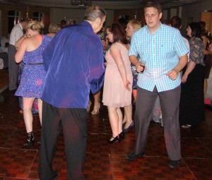 wedding-dj-maidstone-oakwood-house-wedding-dancers-07.jpg