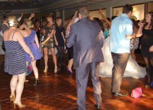 wedding-dj-maidstone-oakwood-house-wedding-dancers-09.jpg