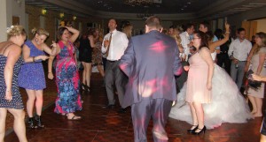 wedding-dj-maidstone-oakwood-house-wedding-dancers-11.jpg