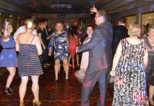 wedding-dj-maidstone-oakwood-house-wedding-dancers-12.jpg