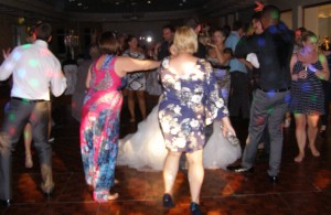 wedding-dj-maidstone-oakwood-house-wedding-dancers-14.jpg