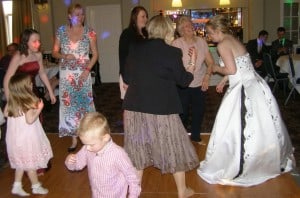 wedding-dj-whitstable-marine-hotel-disco-dancers-01