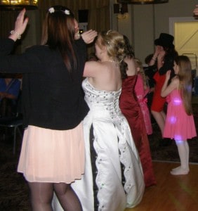 wedding-dj-whitstable-marine-hotel-disco-dancers-09