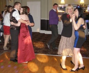 wedding-dj-whitstable-marine-hotel-disco-dancers-14