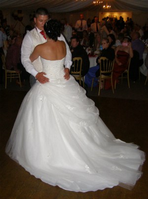 Reach Court Farm Wedding DJ Laura & Guy First Dance Image